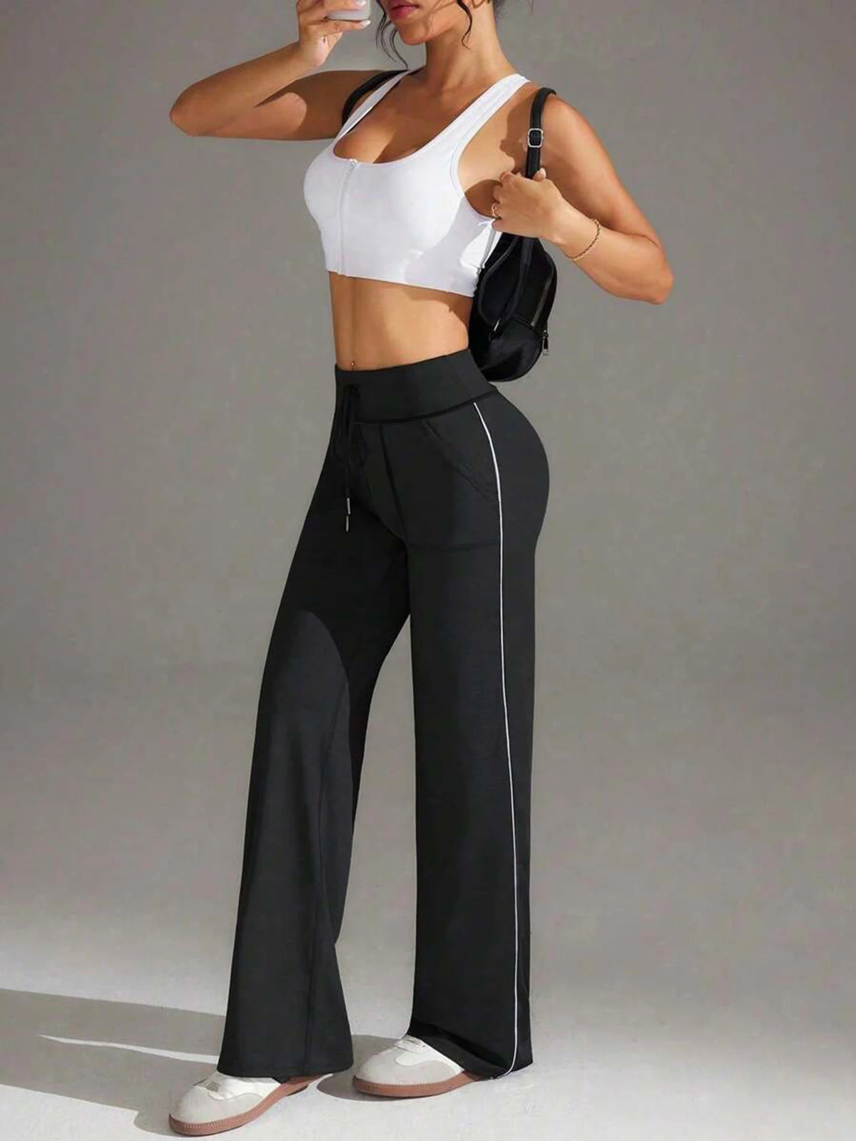 ESSENTIAL Wide-Leg Pants
