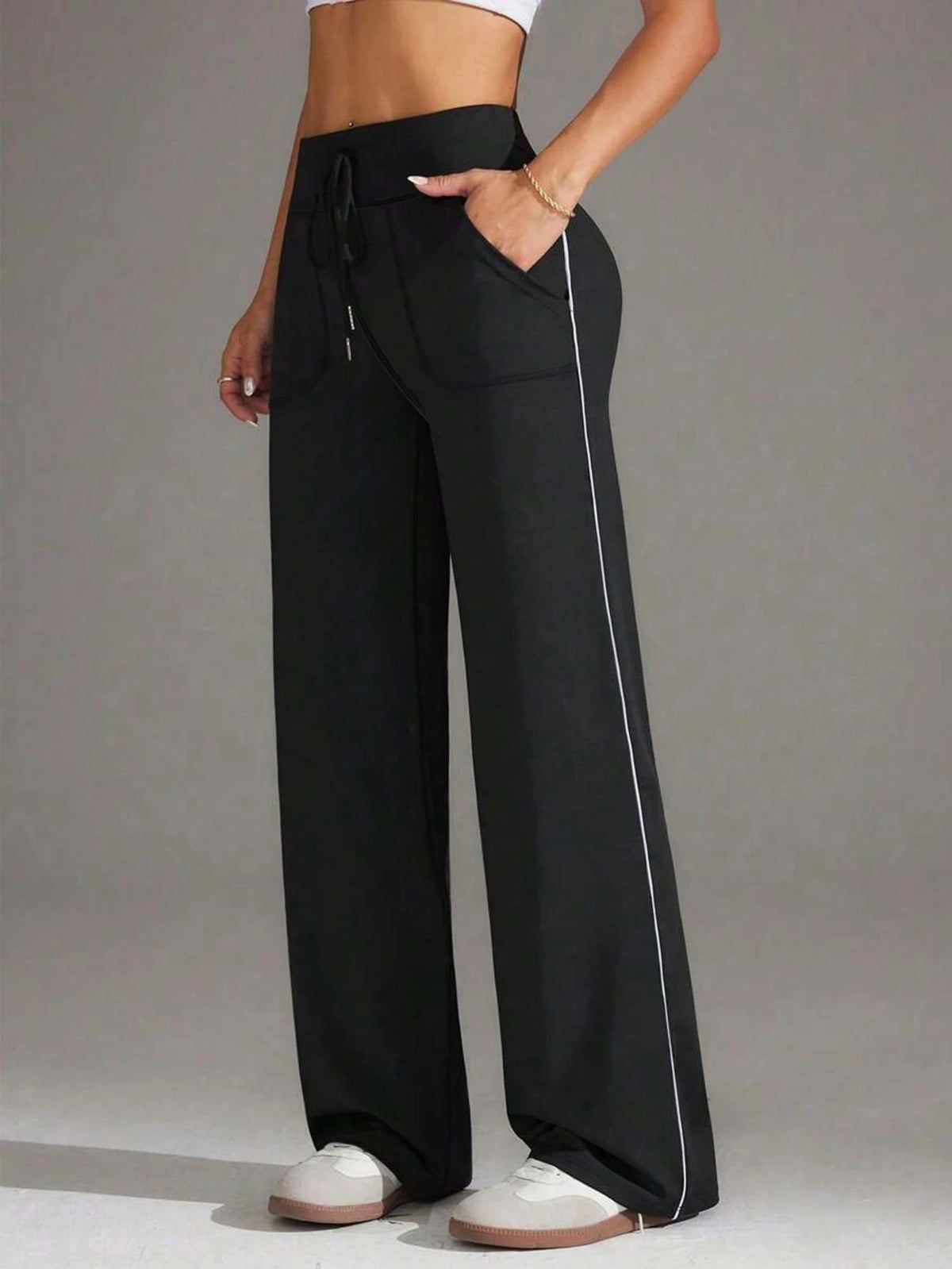 ESSENTIAL Wide-Leg Pants